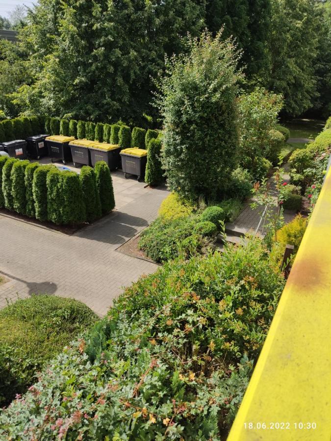 Romantik Einzelzimmer mit Gemeinschaftsbad und extra Gäste WC, super late Check in bis 0 Uhr! Brake  Exterior foto