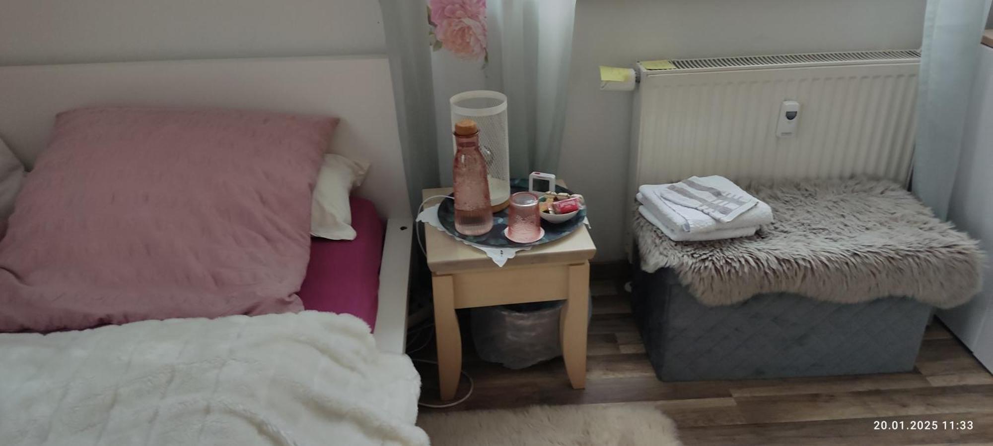 Romantik Einzelzimmer mit Gemeinschaftsbad und extra Gäste WC, super late Check in bis 0 Uhr! Brake  Exterior foto